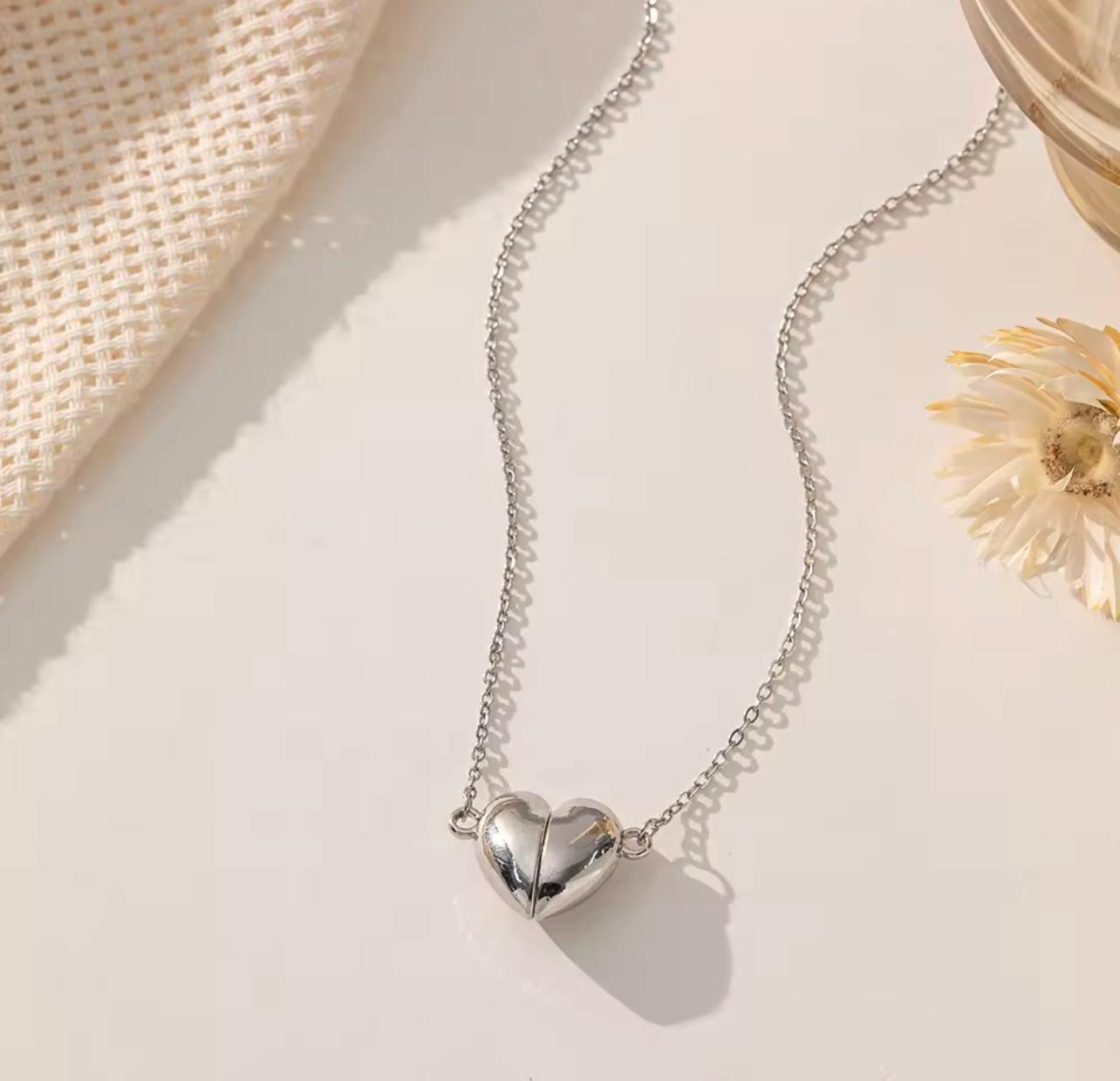 American Fashion Jewellery Heart-shaped Necklace Stainless Steel Waterproof Versatile magnetic Heart